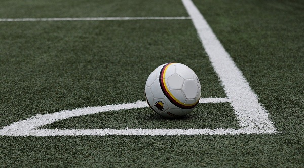 Taruhan bola online deposit kecil: Bagaimana cara makan uang rumah