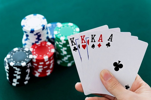 Petunjuk tentang cara bermain Poker Online untuk pemula