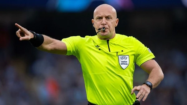 Taruhan Liga Champions: Menguraikan Kecenderungan Wasit