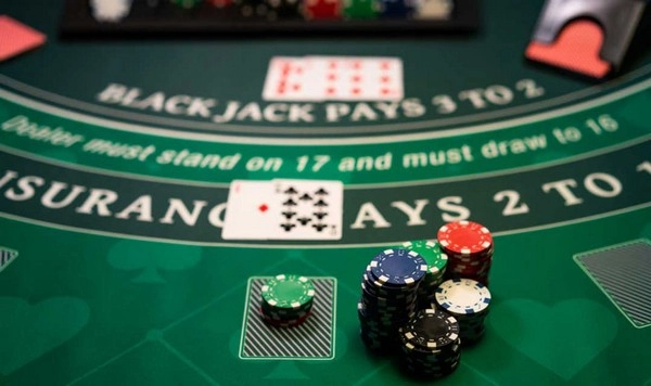 Strategi Blackjack Online untuk Meminimalkan Keunggulan Bandar