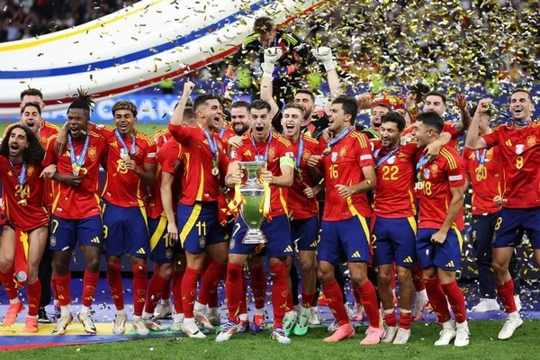 Kemenangan Spanyol: Nico Williams dan Oyarzabal Memimpin Menuju Kejayaan Euro 2024