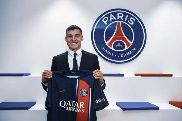 Manchester United Mendekati Manuel Ugarte, PSG Ajukan Pinjaman dengan Kewajiban Pembelian