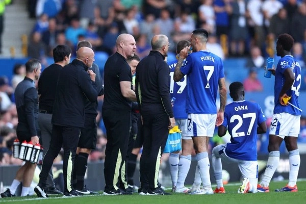 Superkomputer memprediksi peringkat mengejutkan untuk MU dan Everton