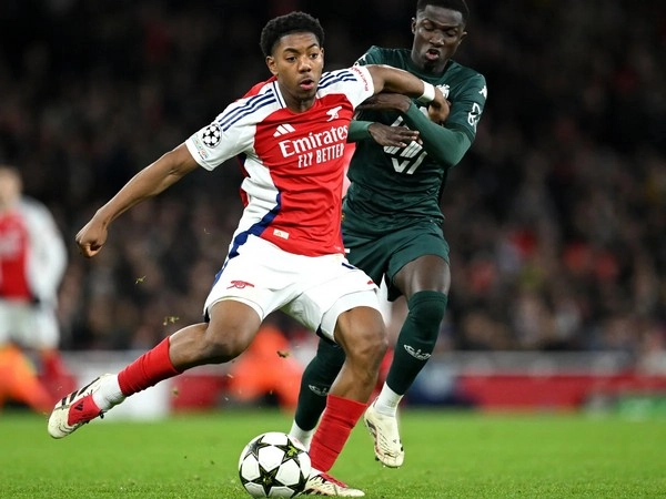 Gabriel Martinelli memuji Myles Lewis-Skelly meski Arsenal mengalami kemunduran saat melawan Aston Villa