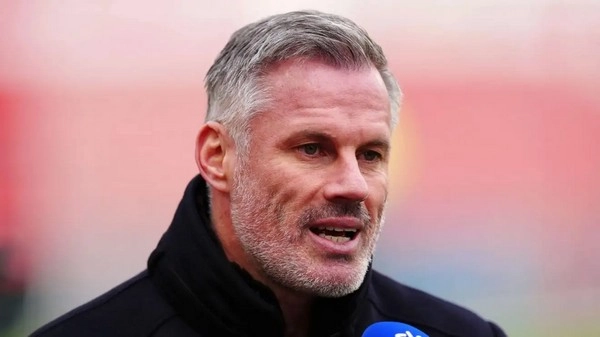 Carragher Berselisih Pendapat dengan Ferdinand di Media Sosial, Menyebutnya "Badut"